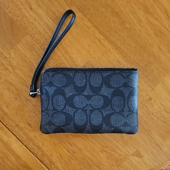 Coach Signature Black Wristlet Like New - Picture 2 of 6